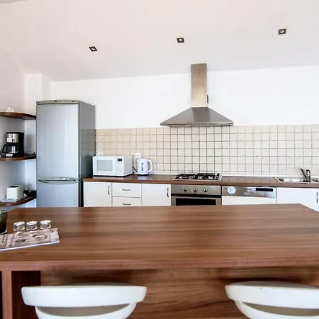 Zenith By Duhomes Apartman