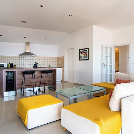 Zenith By Duhomes Apartamento *